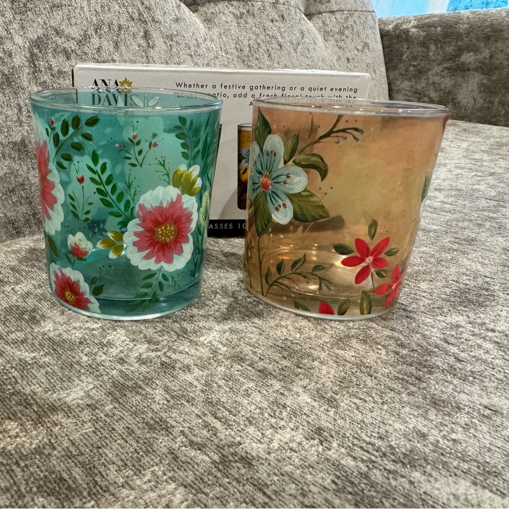 Ana Davis Set of Two Glasses 10oz. New in Box.
